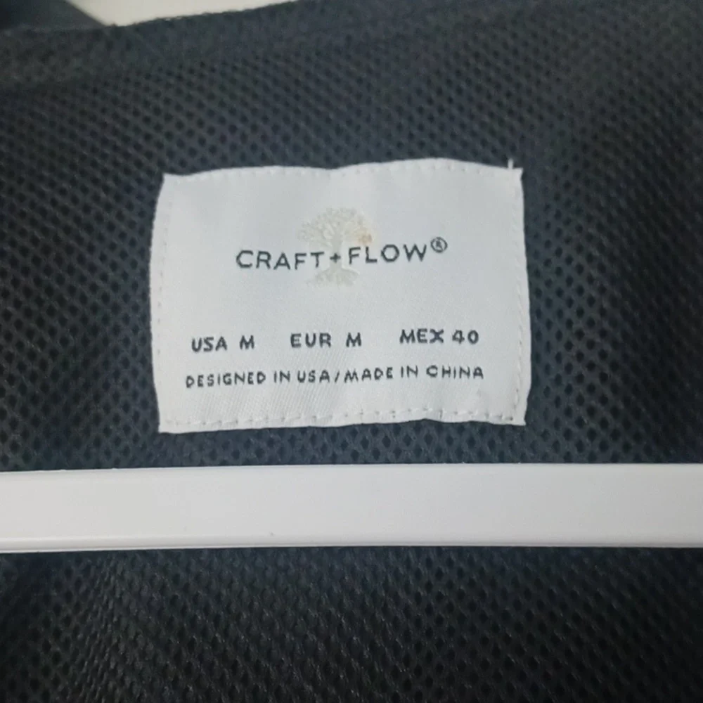 Craft + Flow Hooded Windbreaker
